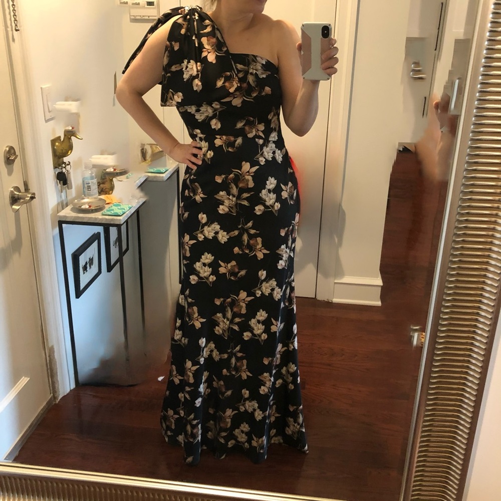 Sachin + Babi Aubrey floral one shoulder gown - Picture 5 of 14